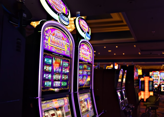 Cluster Pays Slots: How They Differ from Traditional Payline Games